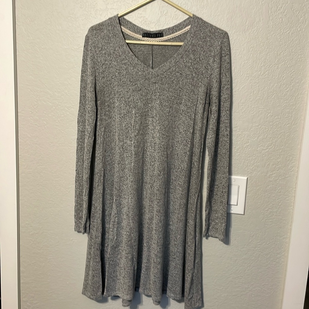 Potters Pot Gray Long Sleeve Swing Dress Soft Knit V Neck Dress